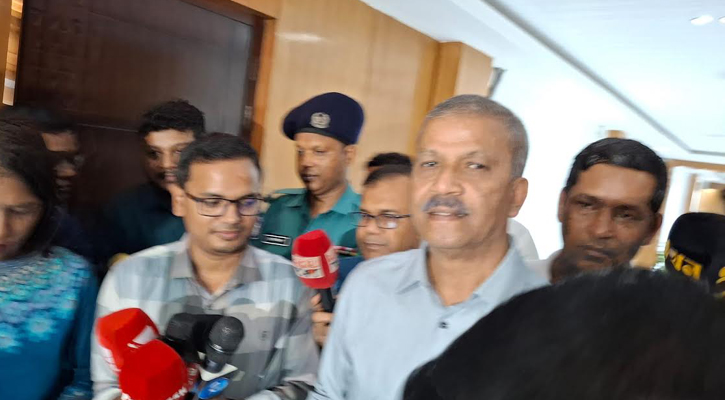 বিএনপি তত্ত্বাবধায়ক সরকার চায়নি, তত্ত্বাবধায়ক সরকারের মতো ভূমিকা চেয়েছে: আইন উপদেষ্টা